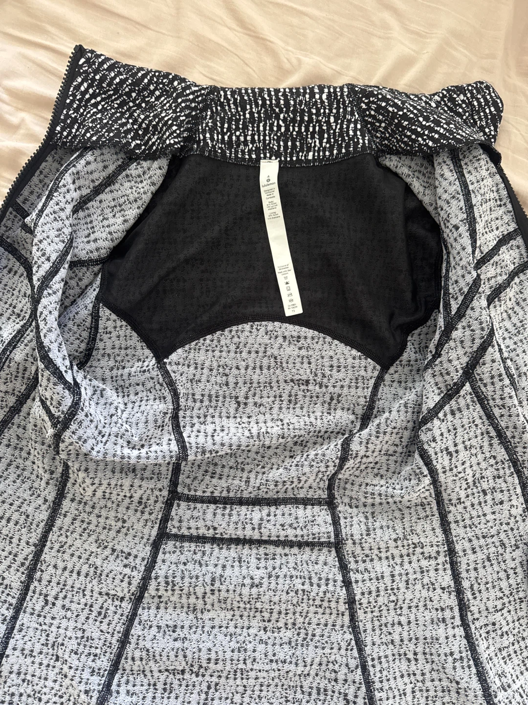 New Lululemon Zip Up Size 4 - photo 3