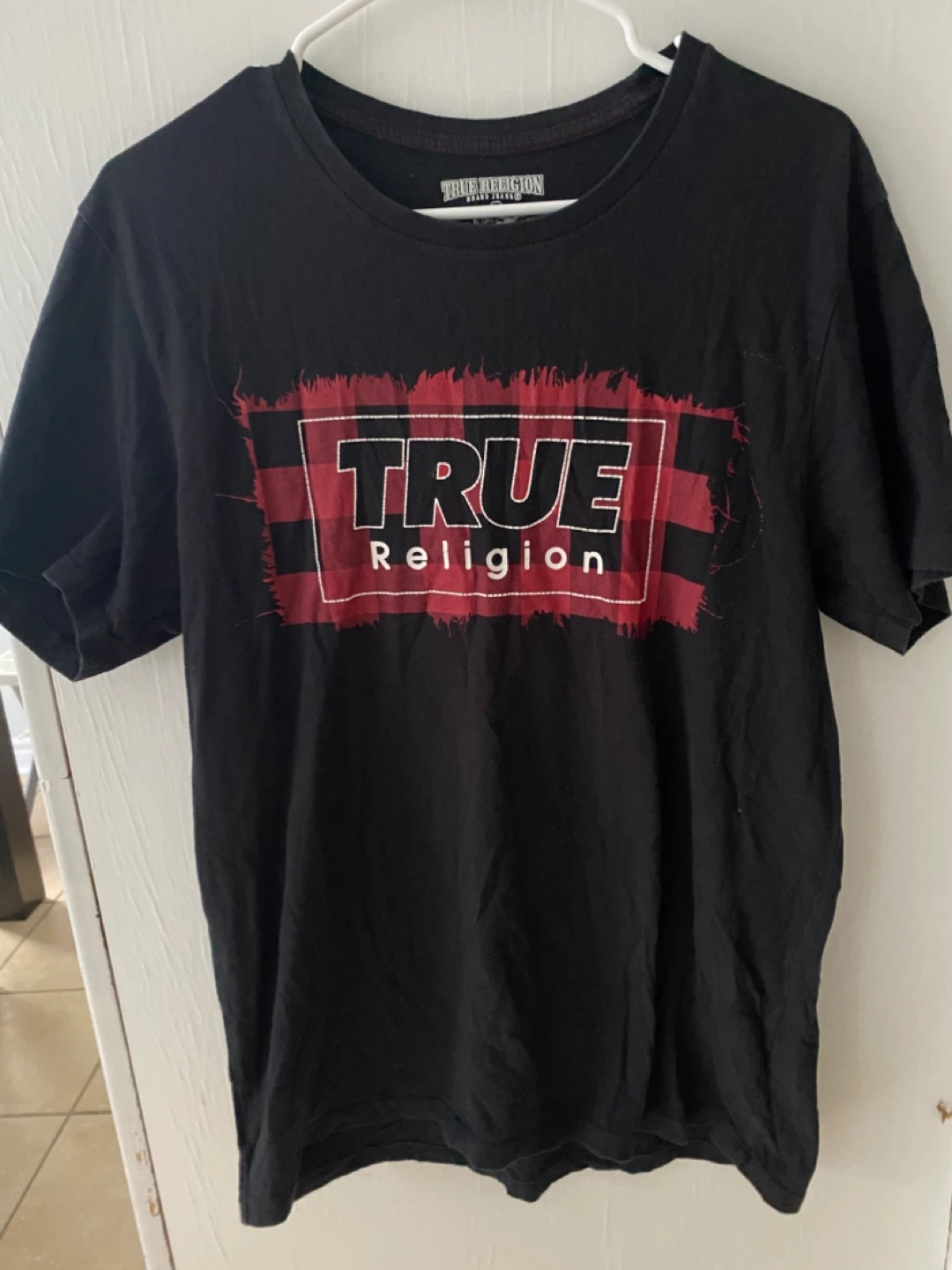 Men’s medium shirts take both for 5.00 - photo 2