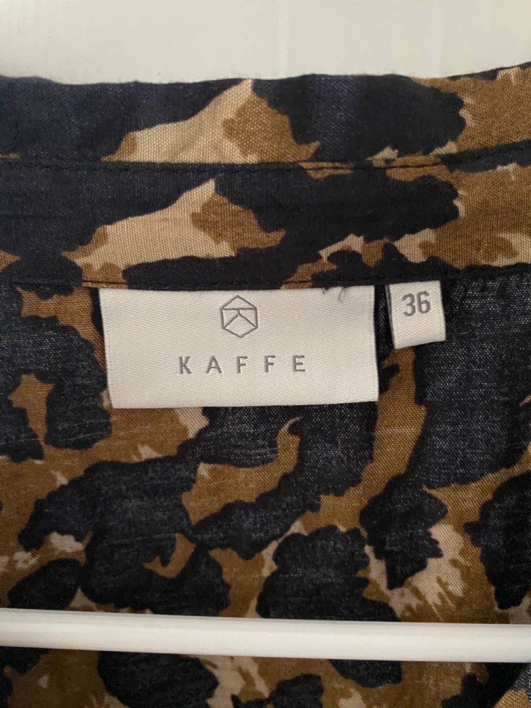 Kaffe Leopard Print Short Sleeve Button-Up Shirt Size 36 - photo 3