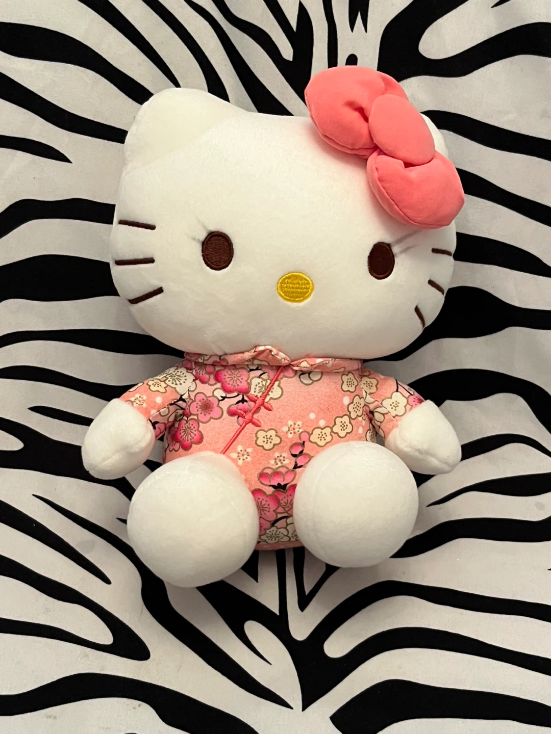 💗Sanrio Hello Kitty Stuffed Toy from the Sakura Kimono Series
