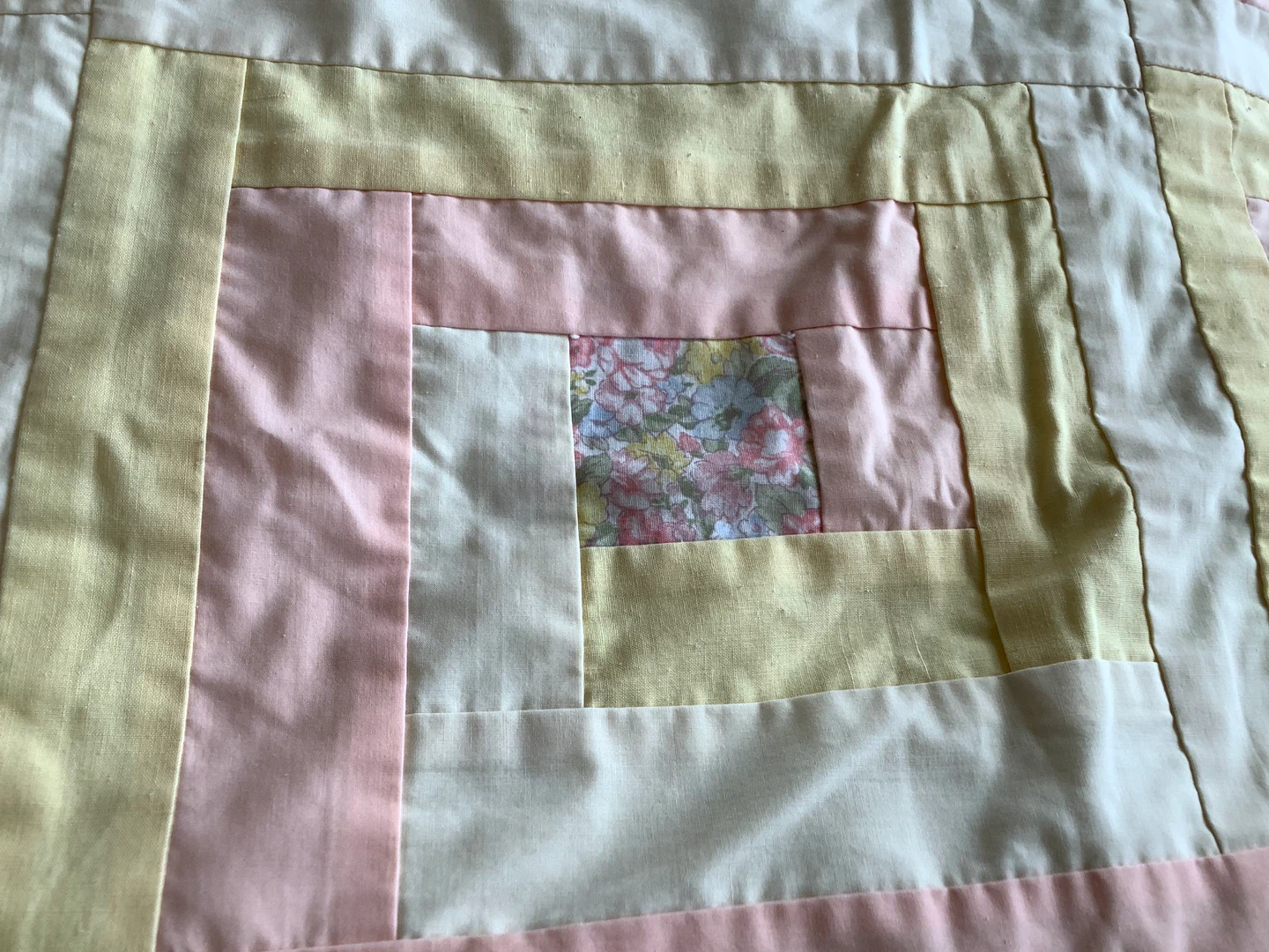 Vintage Hand Crafted Acadian Quilt 🐞 - photo 2