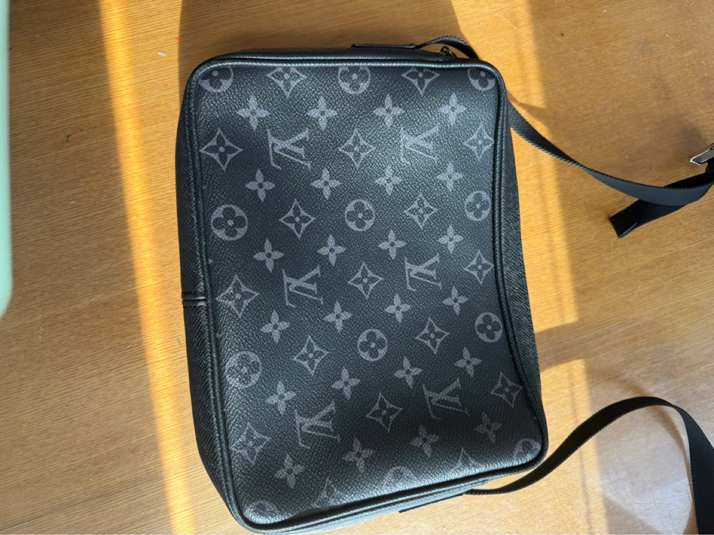 Moving sale- Louis Vuitton Monogram Sling Bag - photo 5