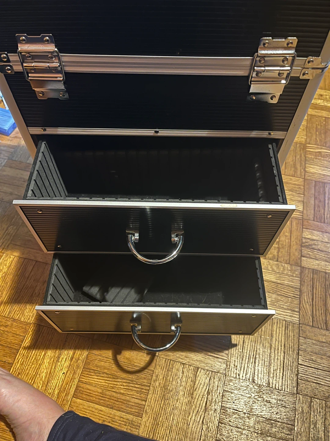 Makeup Case with Wheels - photo 5