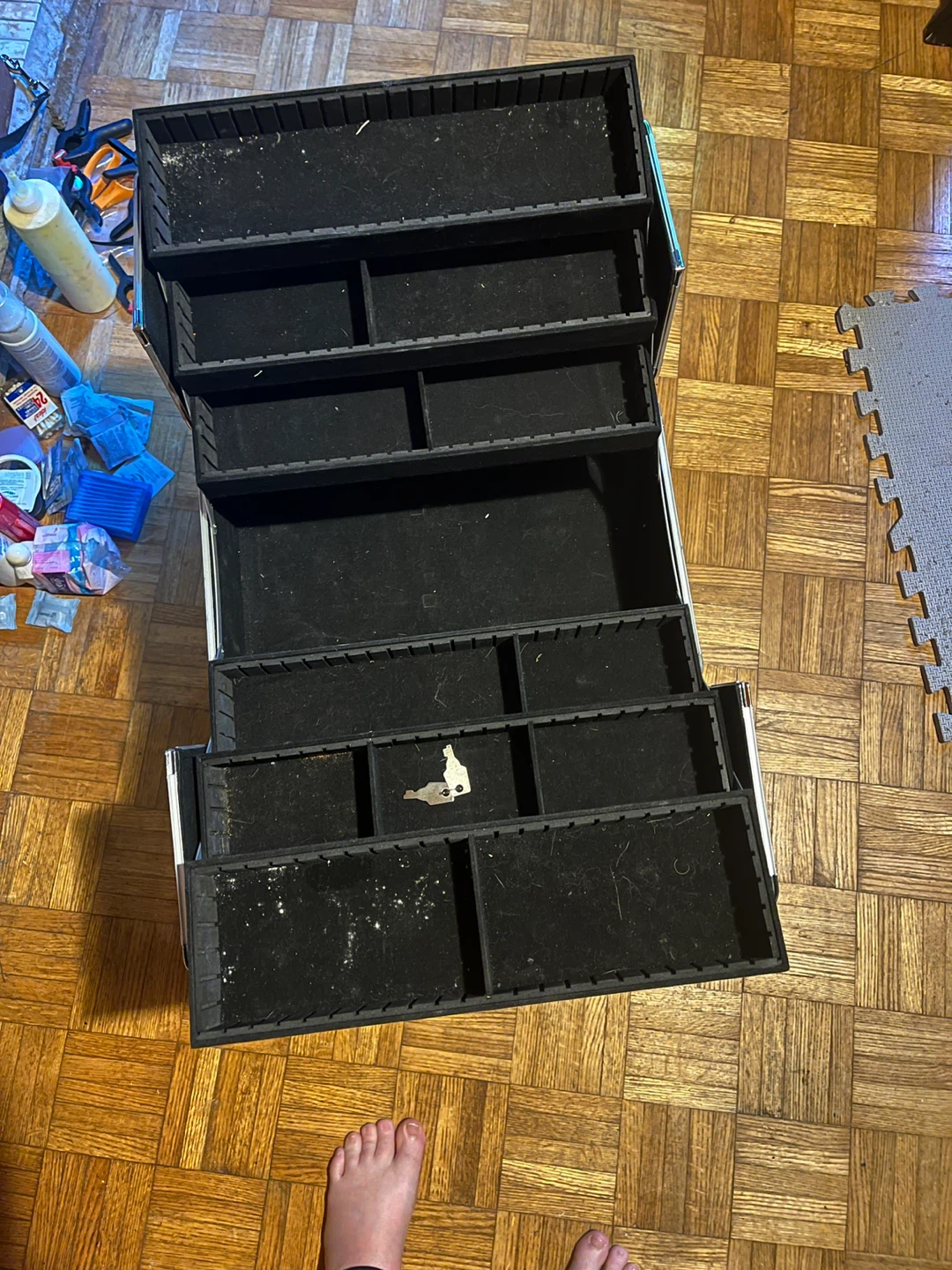 Makeup Case with Wheels - photo 3