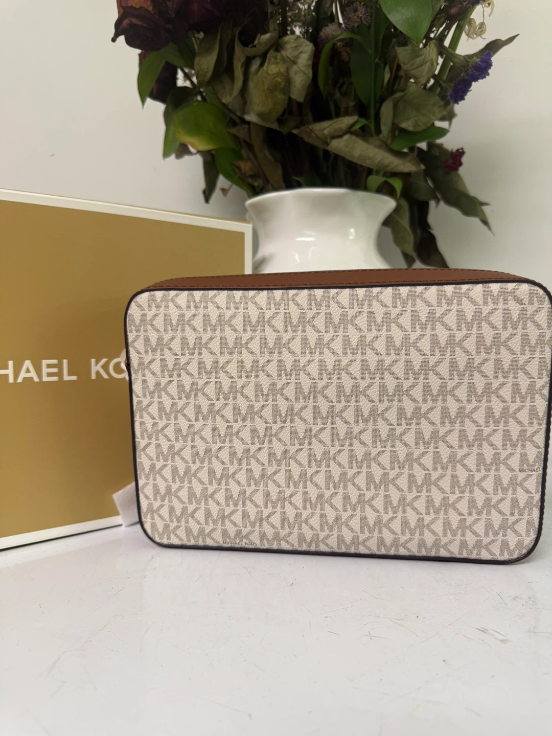 Michael Kors Camera Bag - photo 2