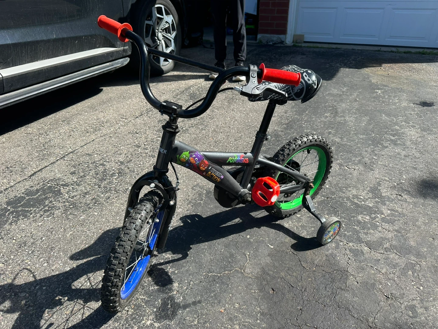 12" PJ Masks Kids Bike with Training Wheels - Great Condition! - photo 3