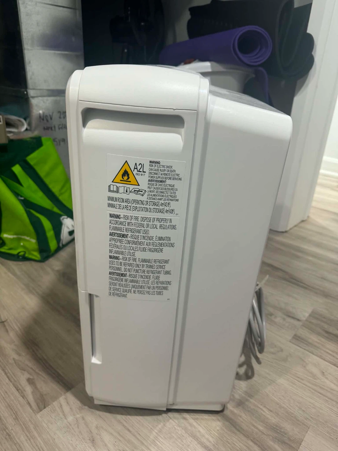 Insignia Dehumidifier – 35 Pint – White (Excellent Condition) - photo 3