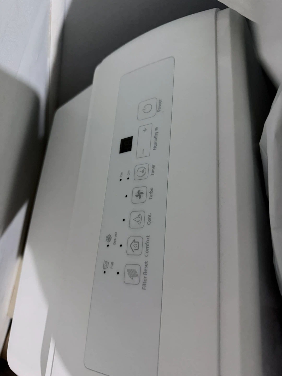 Insignia Dehumidifier – 35 Pint – White (Excellent Condition) - photo 4
