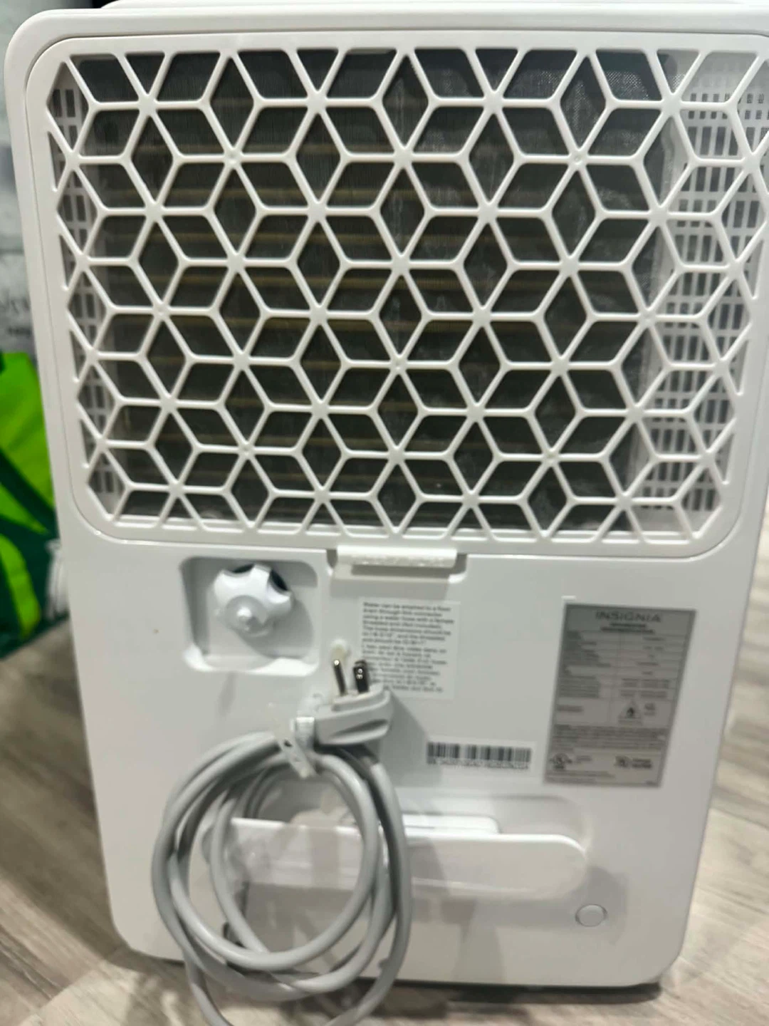 Insignia Dehumidifier – 35 Pint – White (Excellent Condition) - photo 2