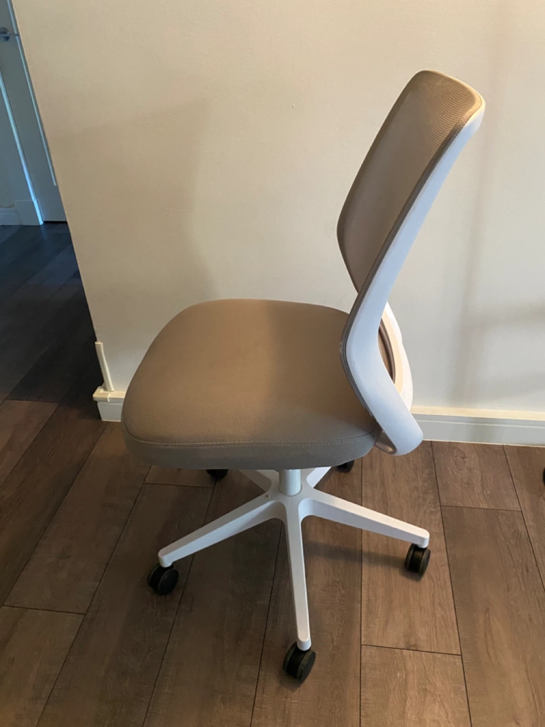 Grey Mesh Office Chair - photo 2