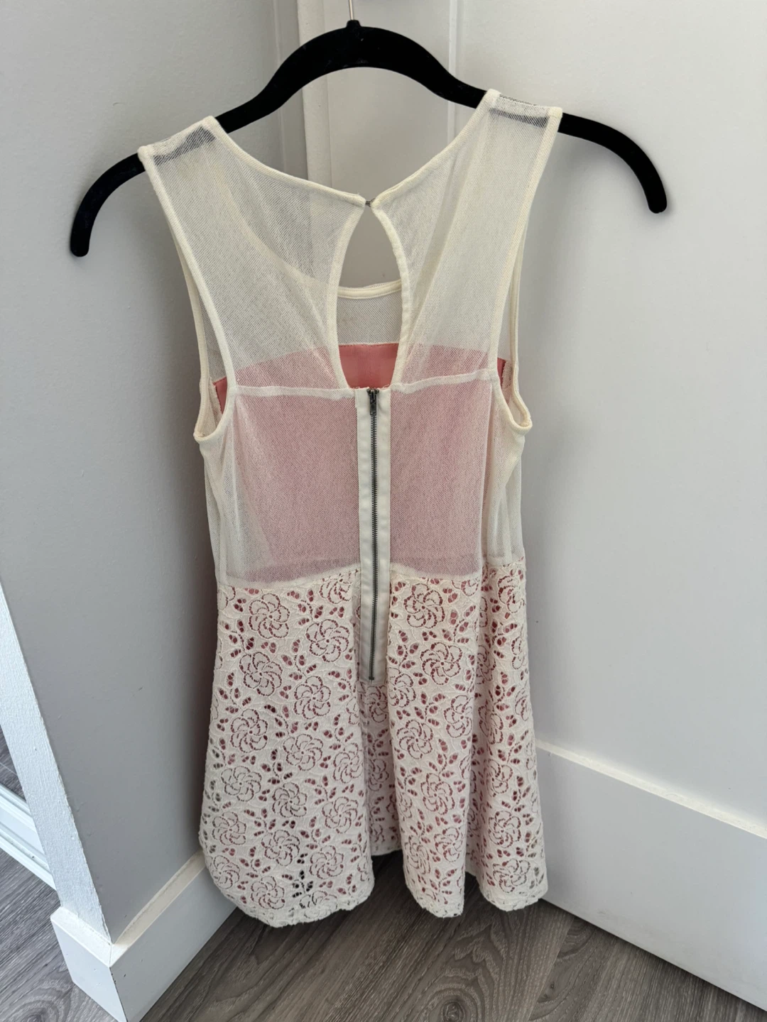Women's Lace Dress - photo 2