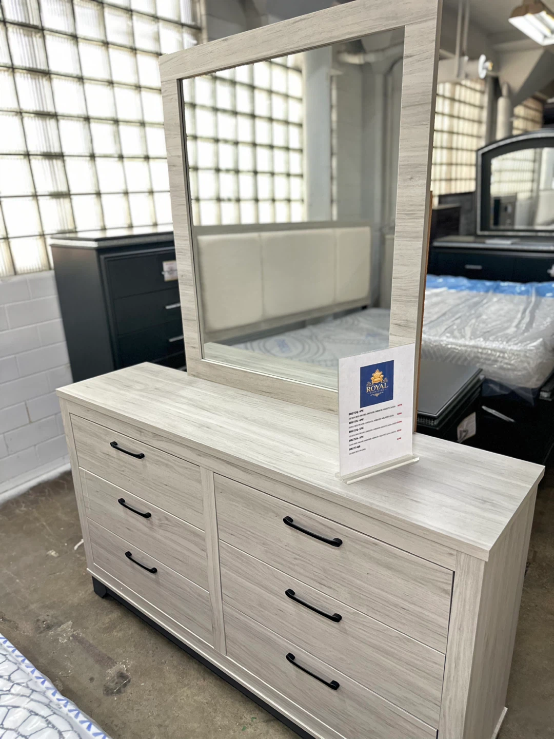 4 piece queen set nightstand, mirror, bed frame, dresser - photo 4