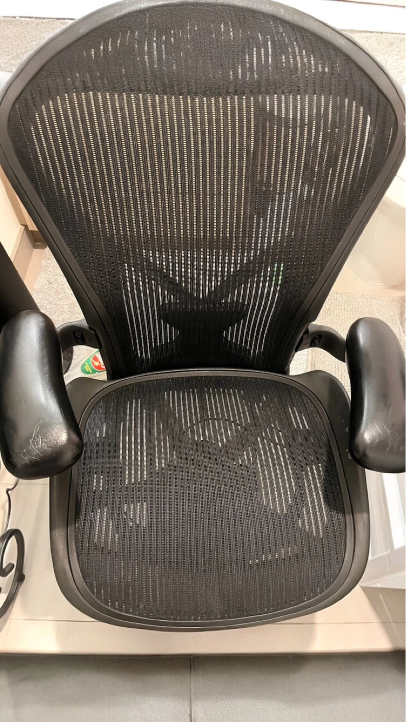 Herman Miller Aeron Chair - Size B - photo 3