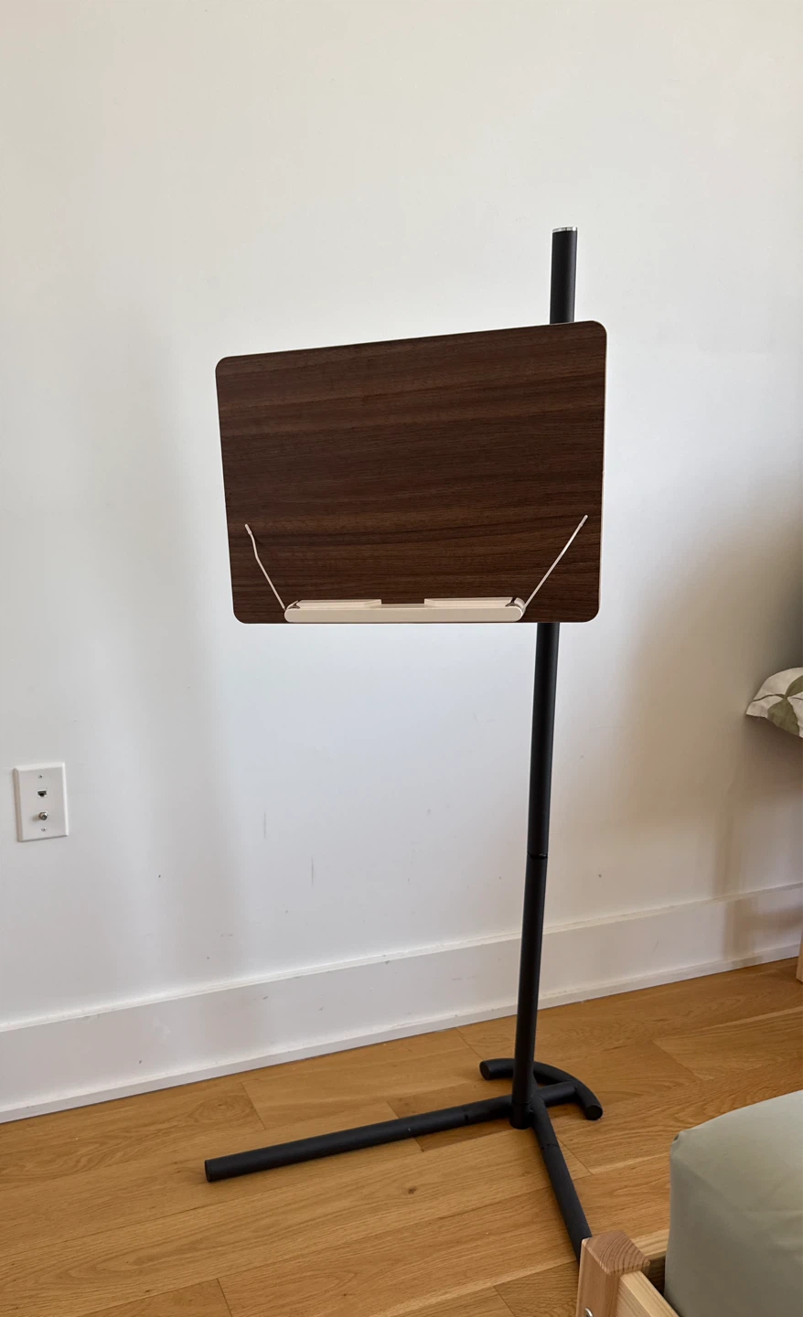 Adjustable laptop Stand