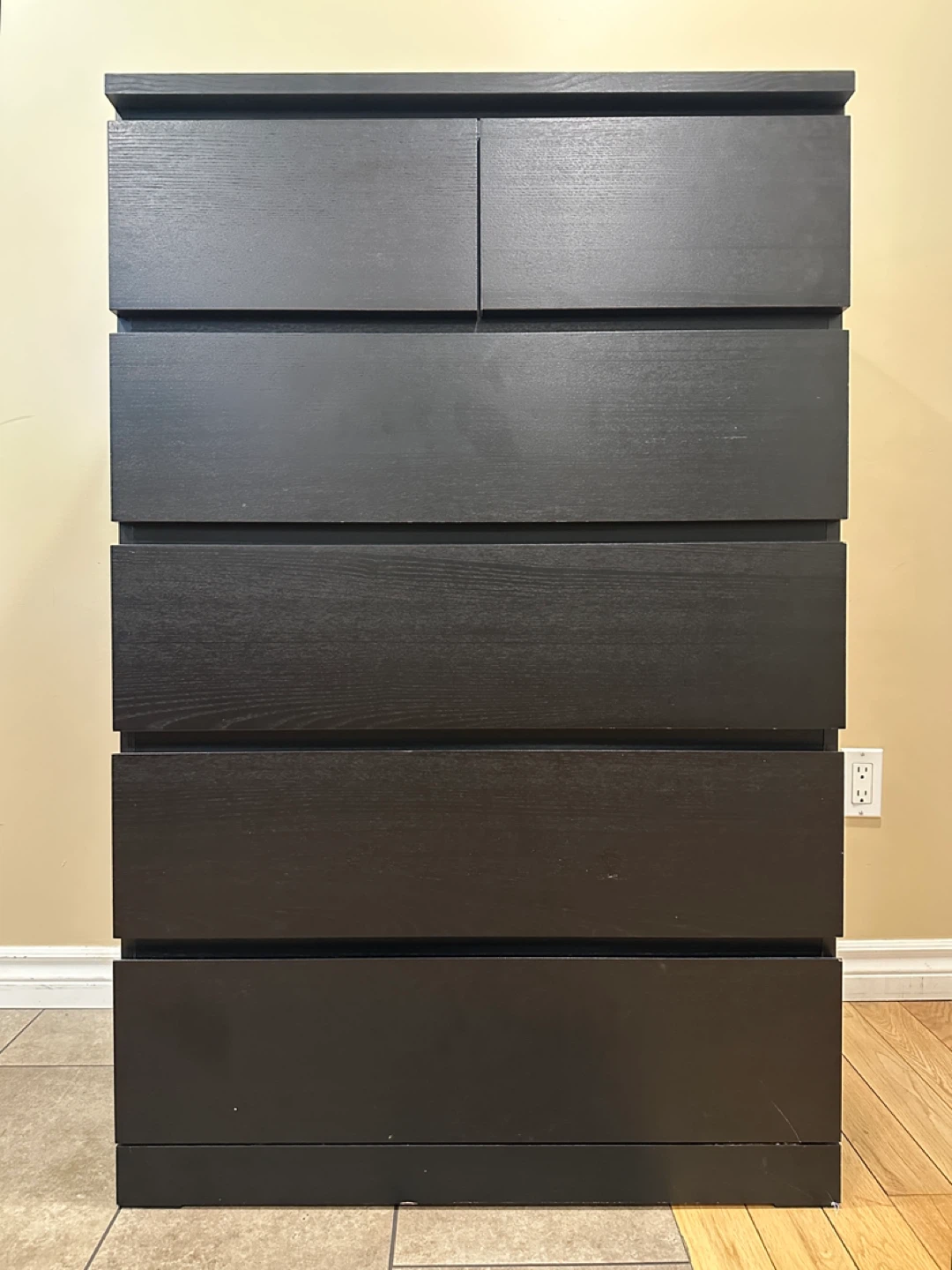 IKEA MALM 6-Drawer Dresser Good Condition (CAN DELIVER)