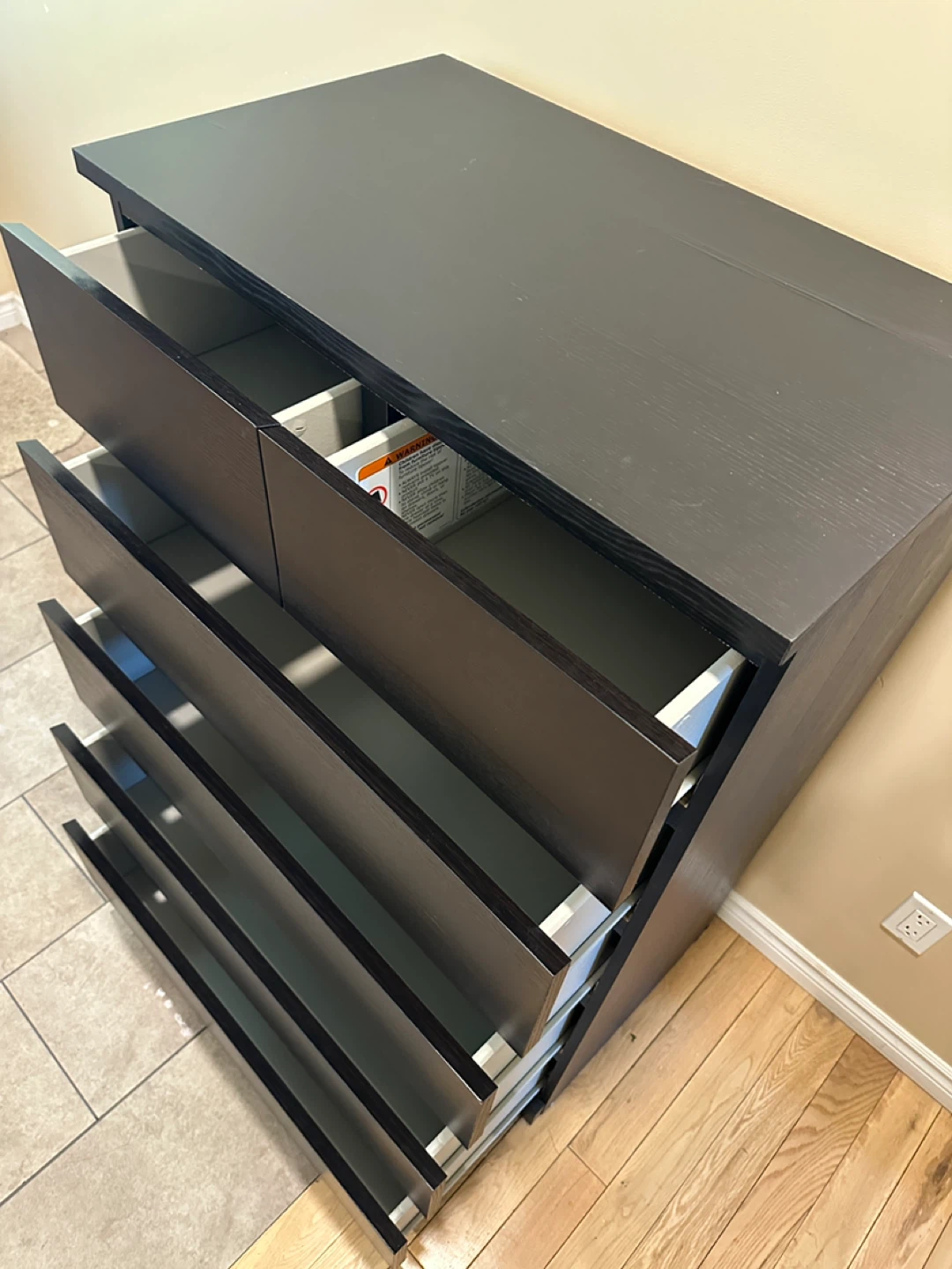 IKEA MALM 6-Drawer Dresser Good Condition (CAN DELIVER) - photo 3
