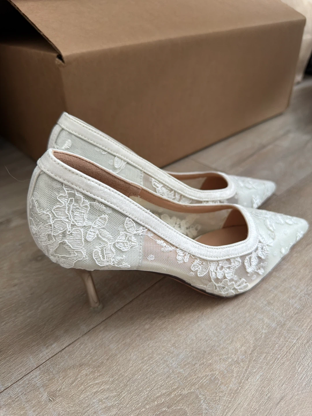 White Lace Pointed-Toe Heels - photo 2