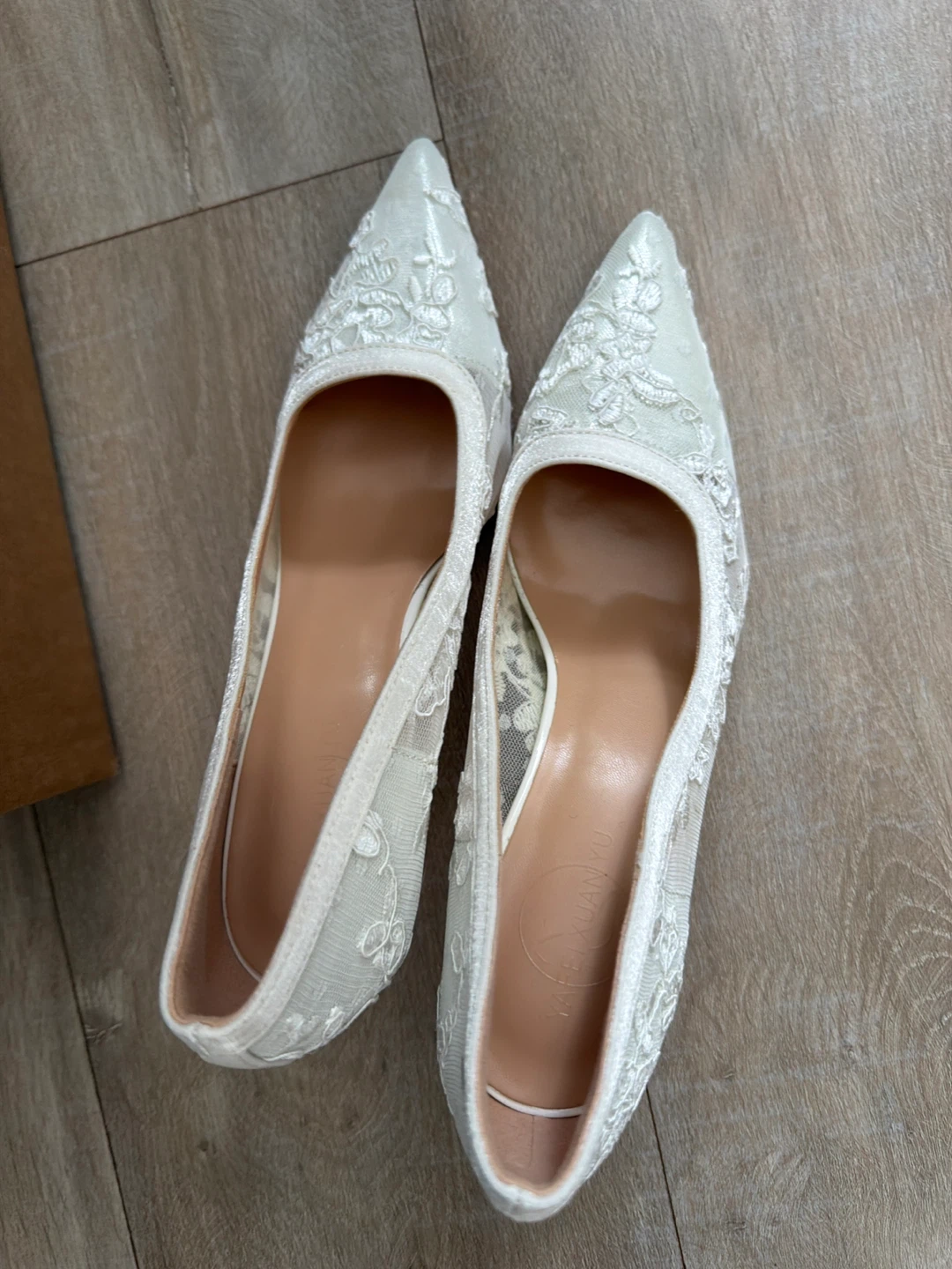 White Lace Pointed-Toe Heels - photo 3