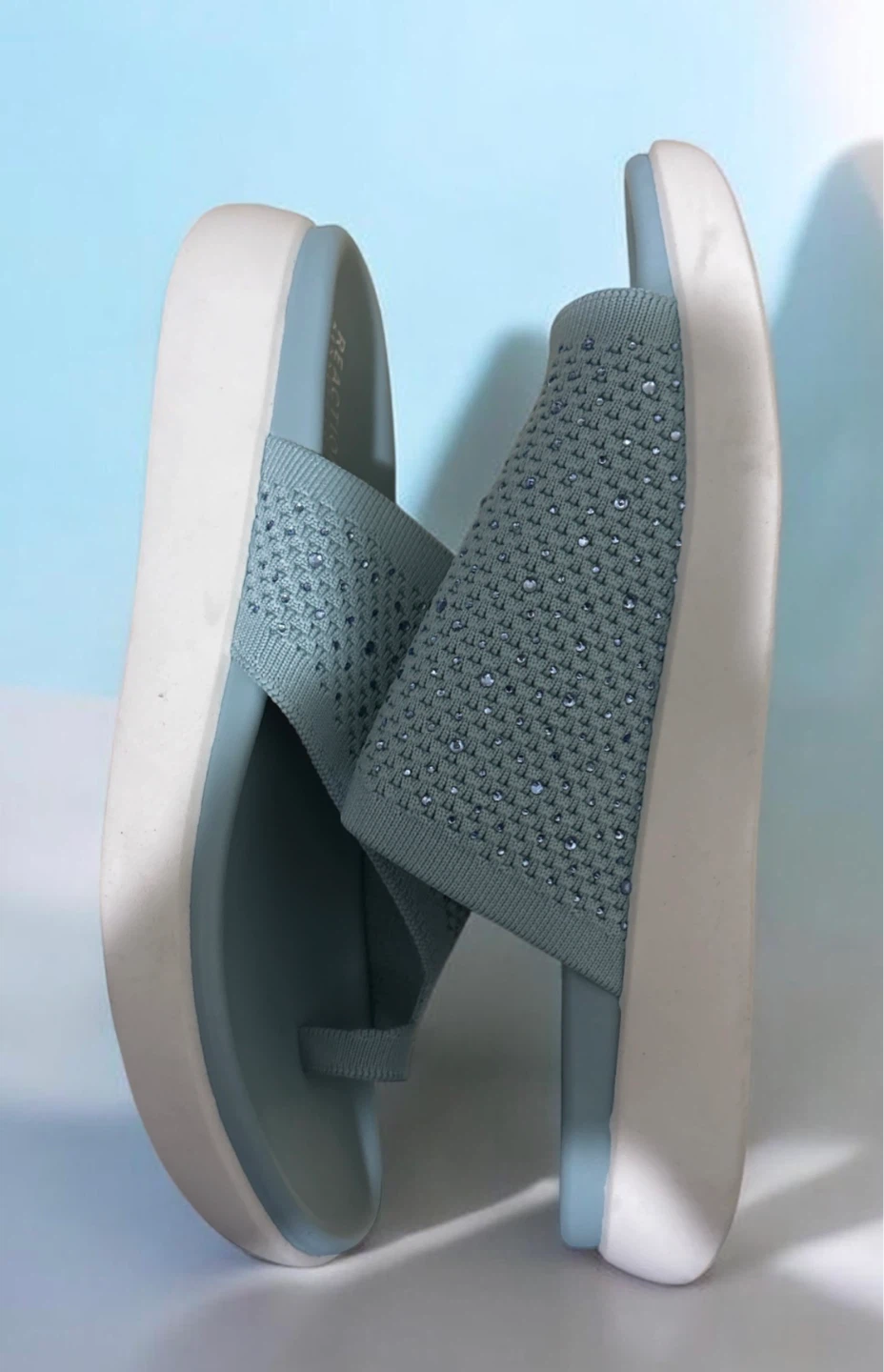 Women's Light Blue Rhinestone Flip Flop Sandals Size 10 - photo 2