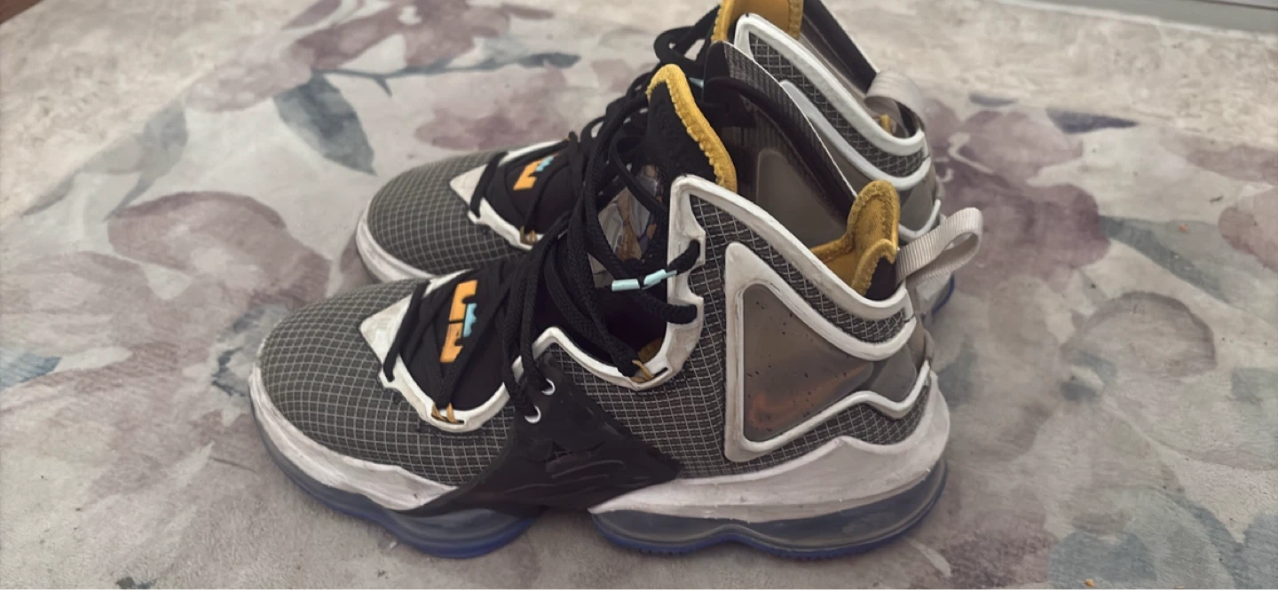 Nike LeBron Witness 5 Basketball Shoes - photo 2