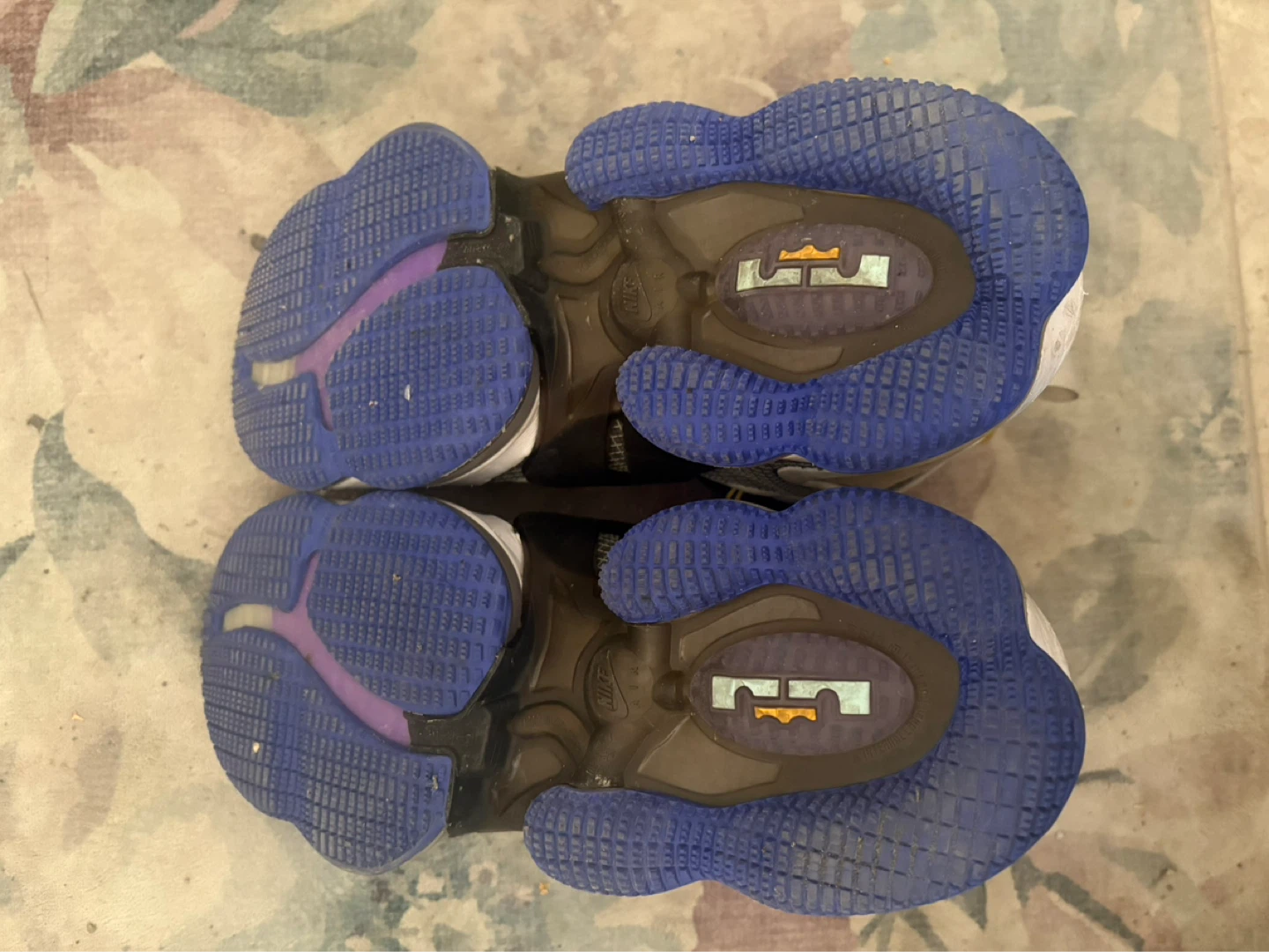 Nike LeBron Witness 5 Basketball Shoes - photo 5