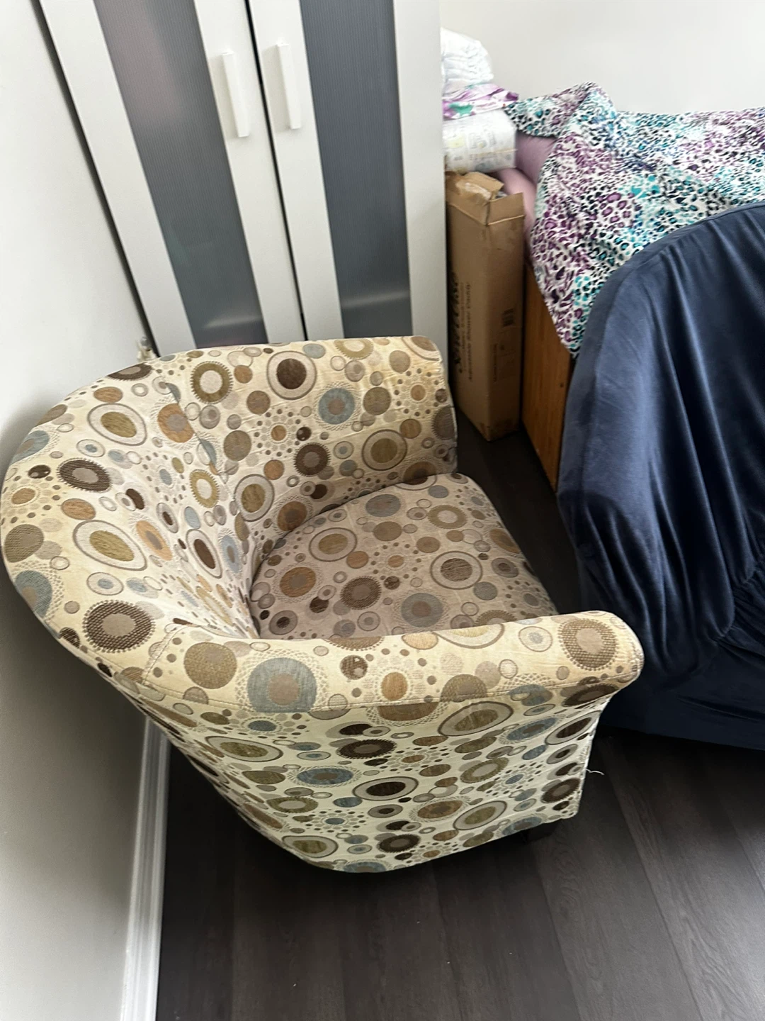 Accent Armchair with Circle Pattern