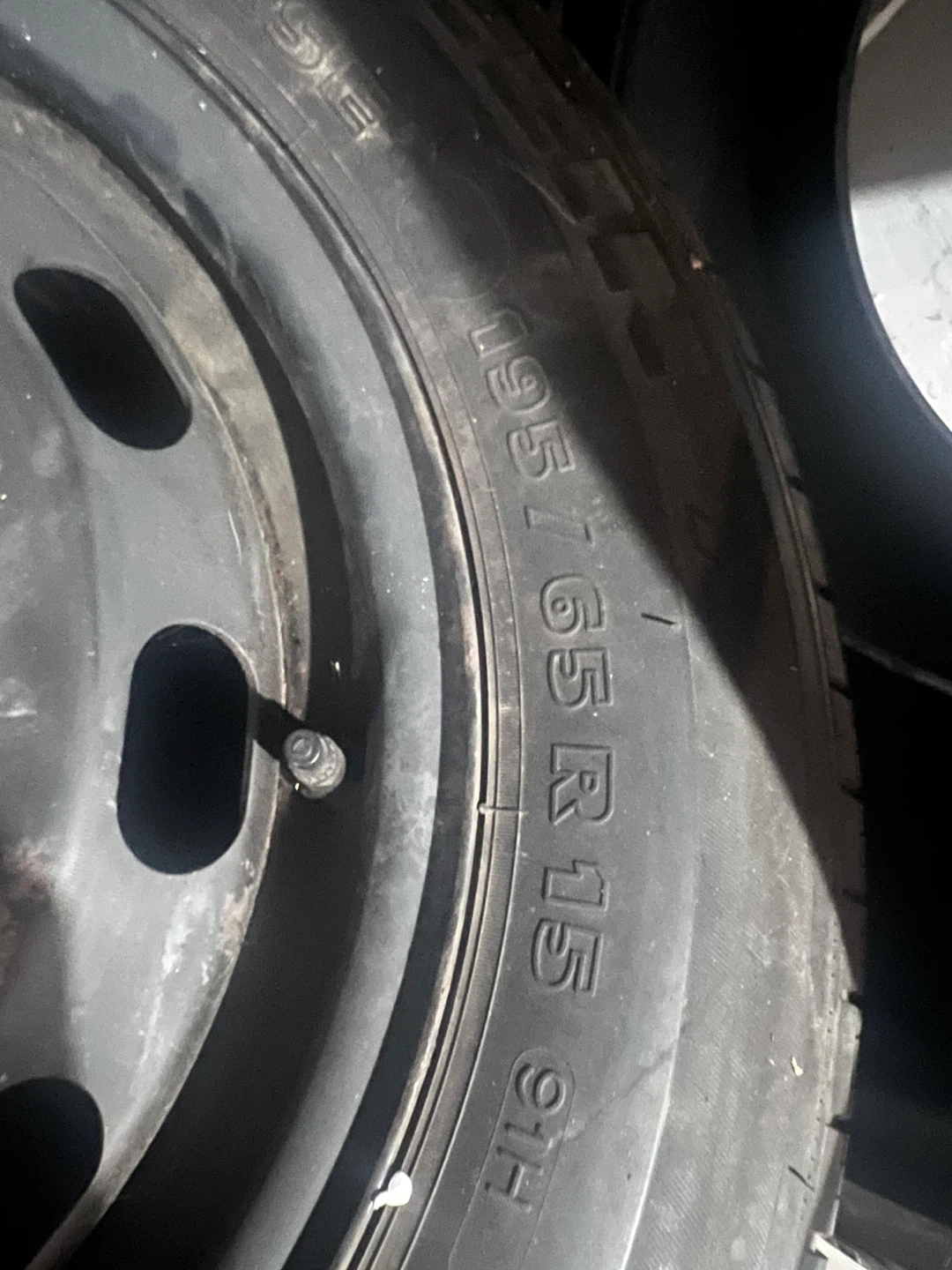 Used Tire 195/65 R15 - photo 2