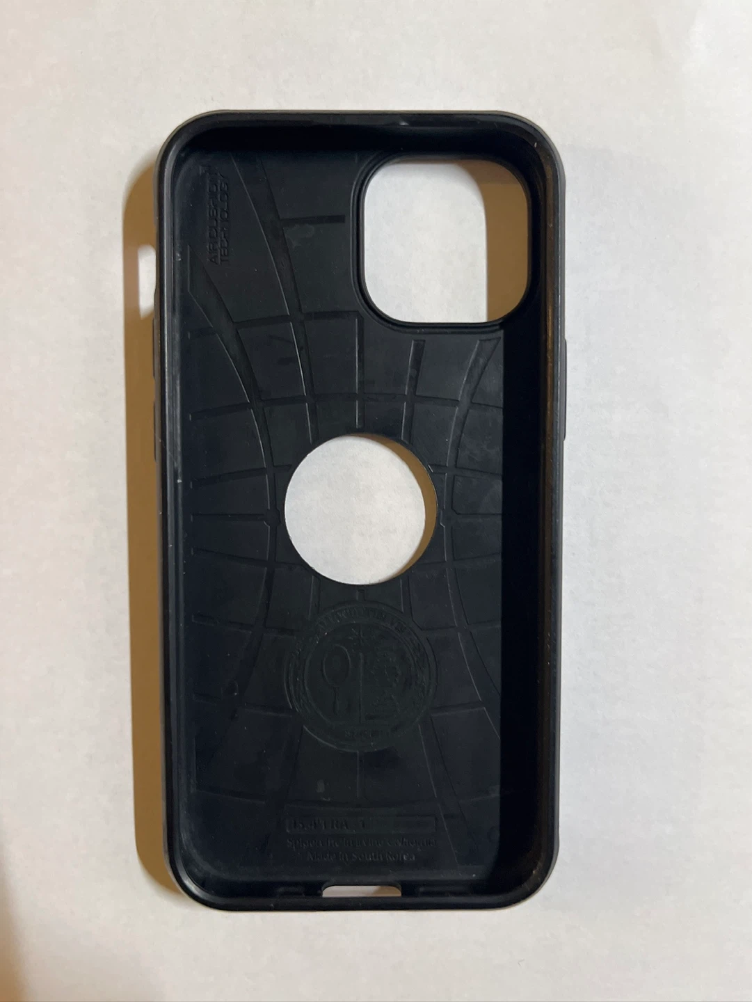 Spigen Black iPhone 13 Case - photo 2