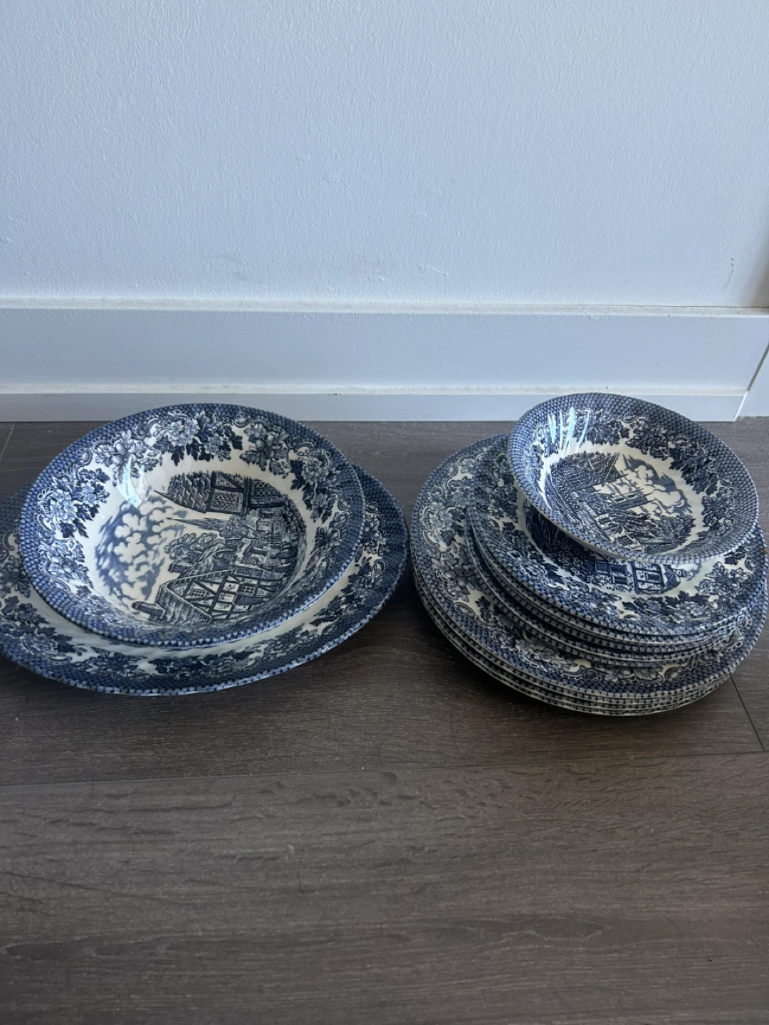 Royal Art Blue Willow Dinnerware Set