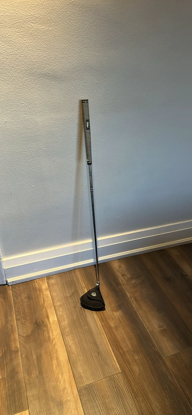 Golf putter