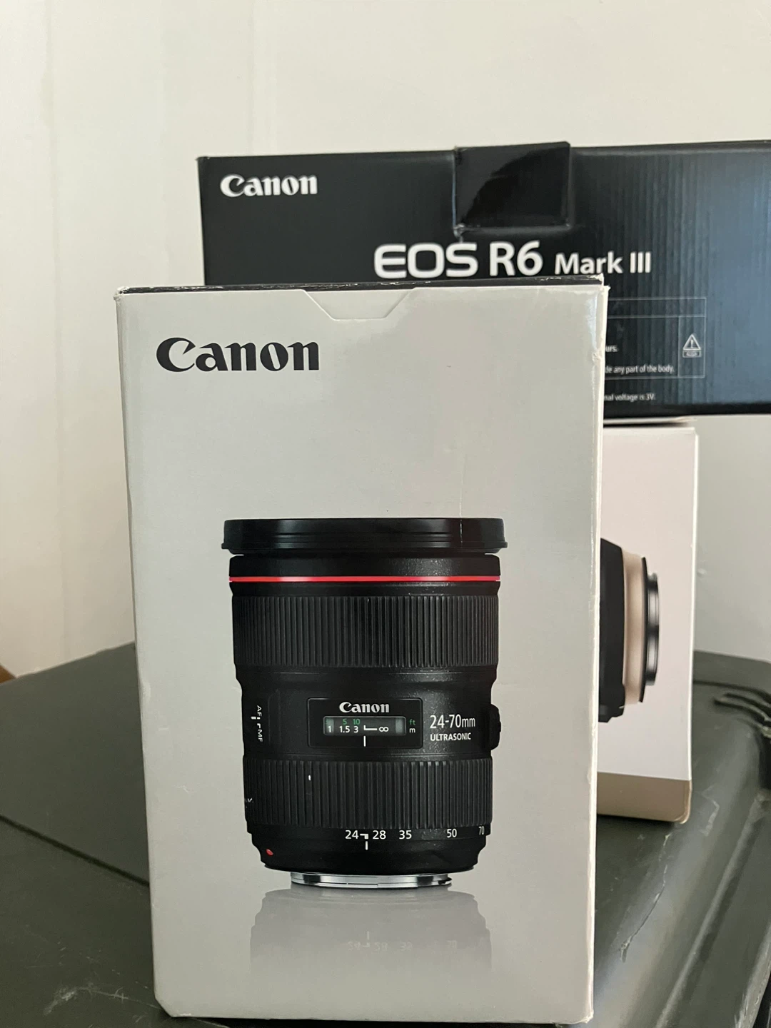 Canon 24-70mm f/2.8 L ii usm lens - photo 2