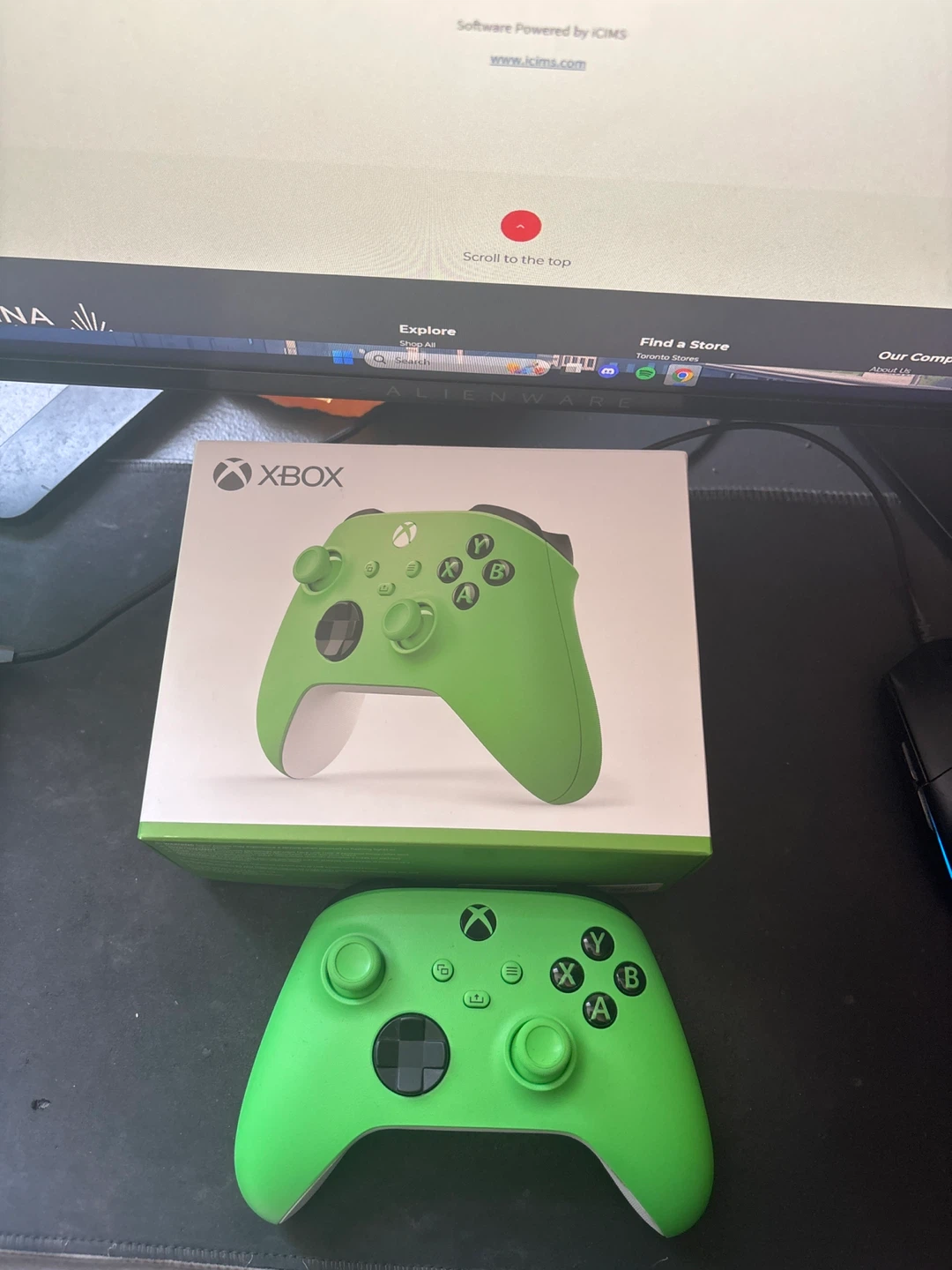 Xbox Wireless Controller - Electric Volt Green