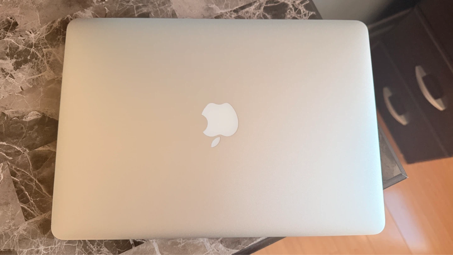 Apple MacBook Air 13-inch