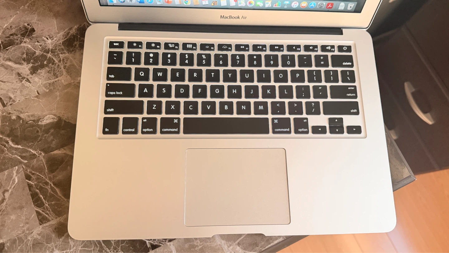 Apple MacBook Air 13-inch - photo 3