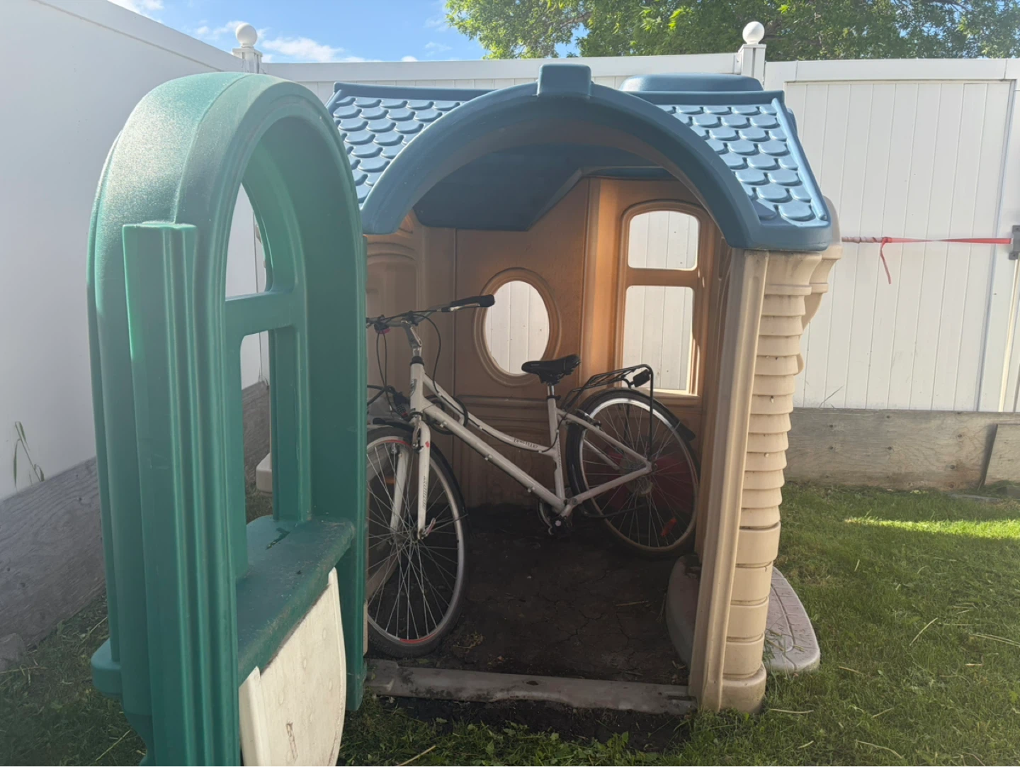 Little Tikes Cozy Playhouse - photo 4