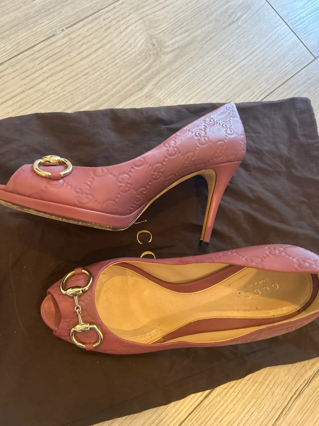 Gucci Peep Toe Heels pink - photo 3