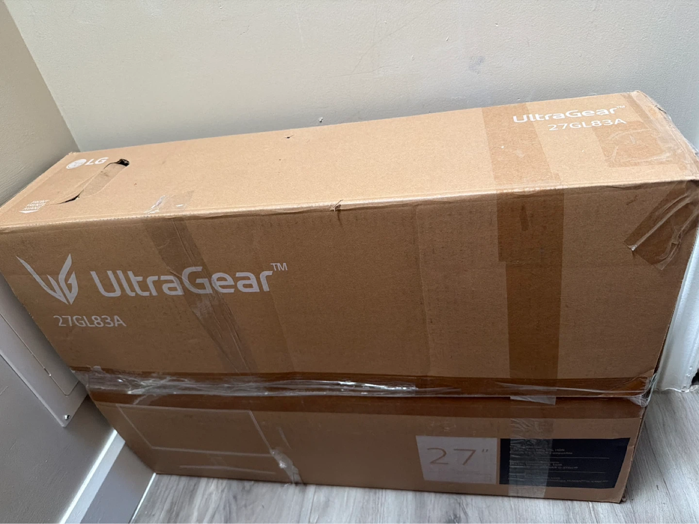 LG UltraGear 27GL83A Gaming Monitor