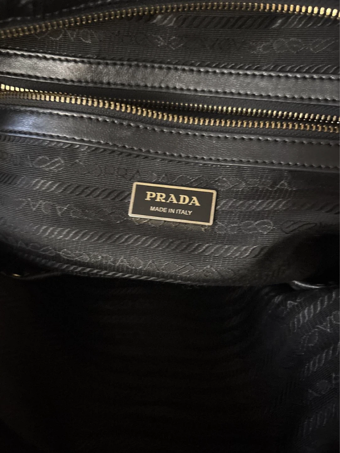 Prada Black Leather Ruched Handbag - photo 4