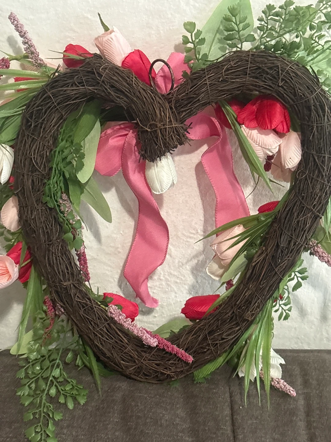 Heart Shaped Tulip Wreath - photo 2