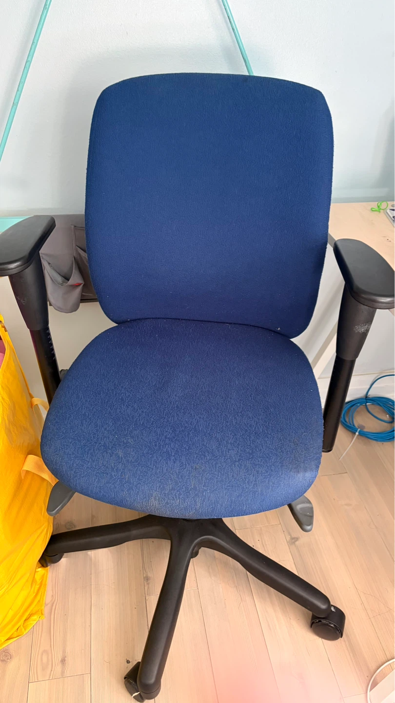 chair with wheels
