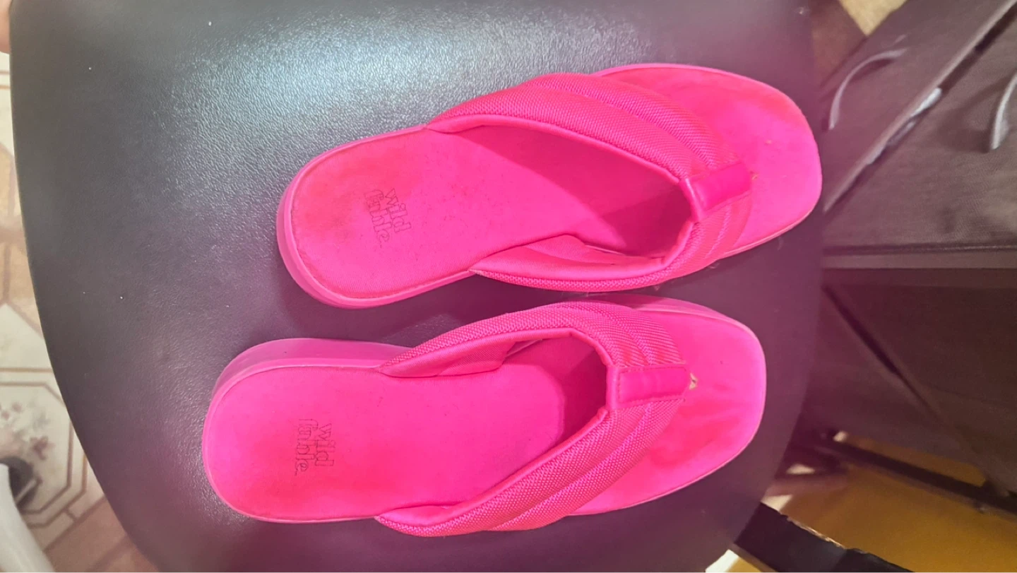 Wild Fable Pink Flip Flop Sandals