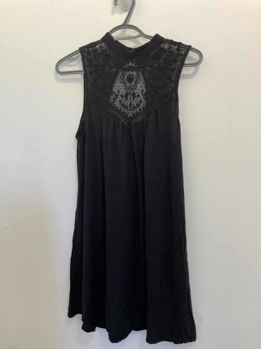 AE Black Sleeveless Lace Detail Dress
