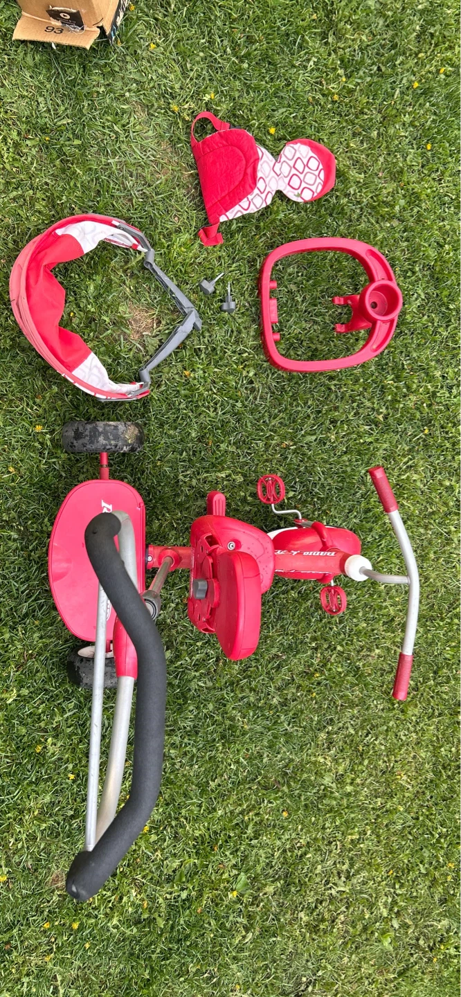 Radio Flyer Red Tricycle with Parent Handle - photo 3
