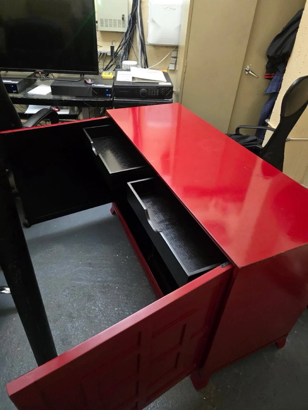 High Red Buffets Table - photo 2