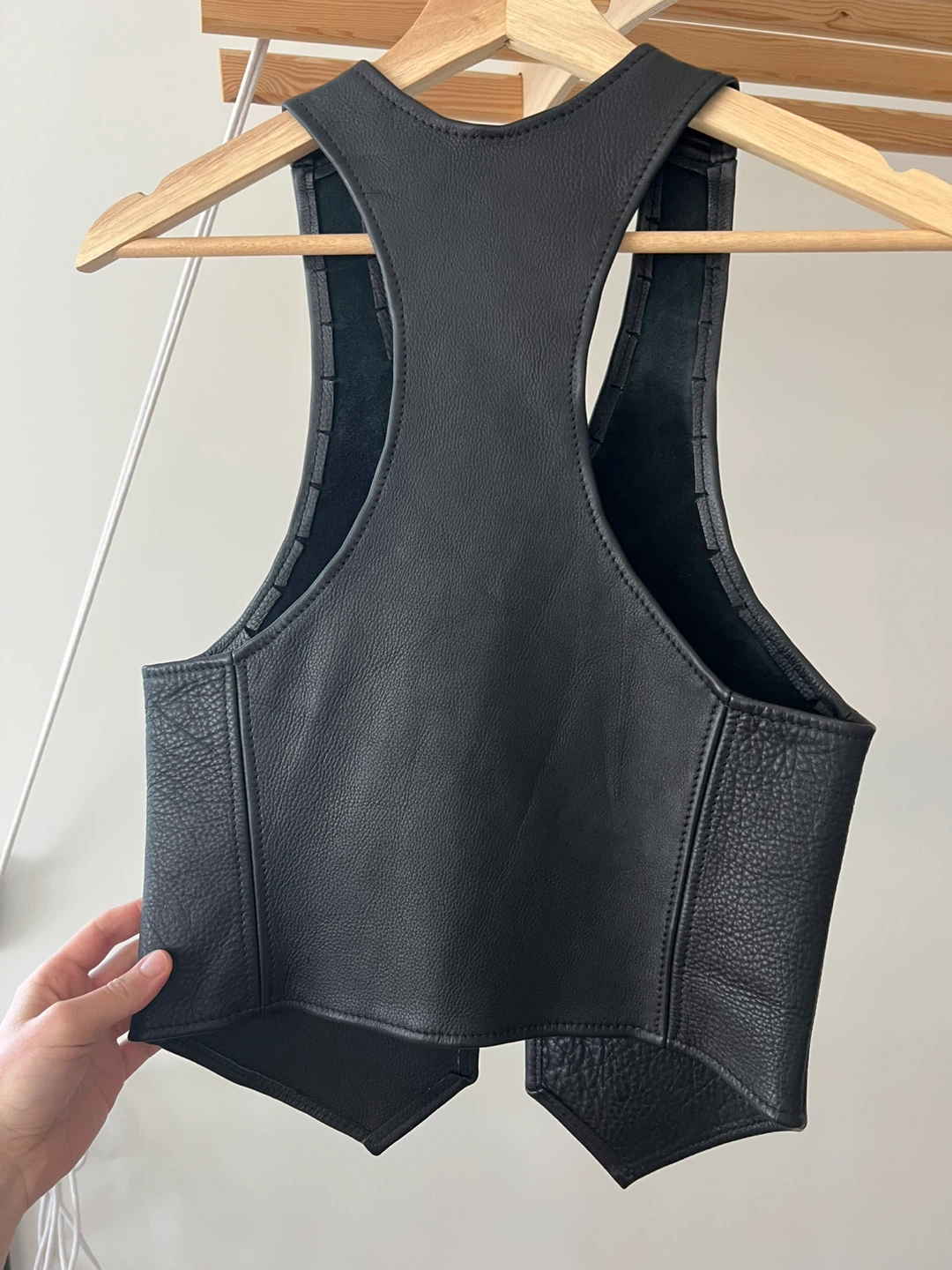 Handcrafted Black Leather Vest - photo 2