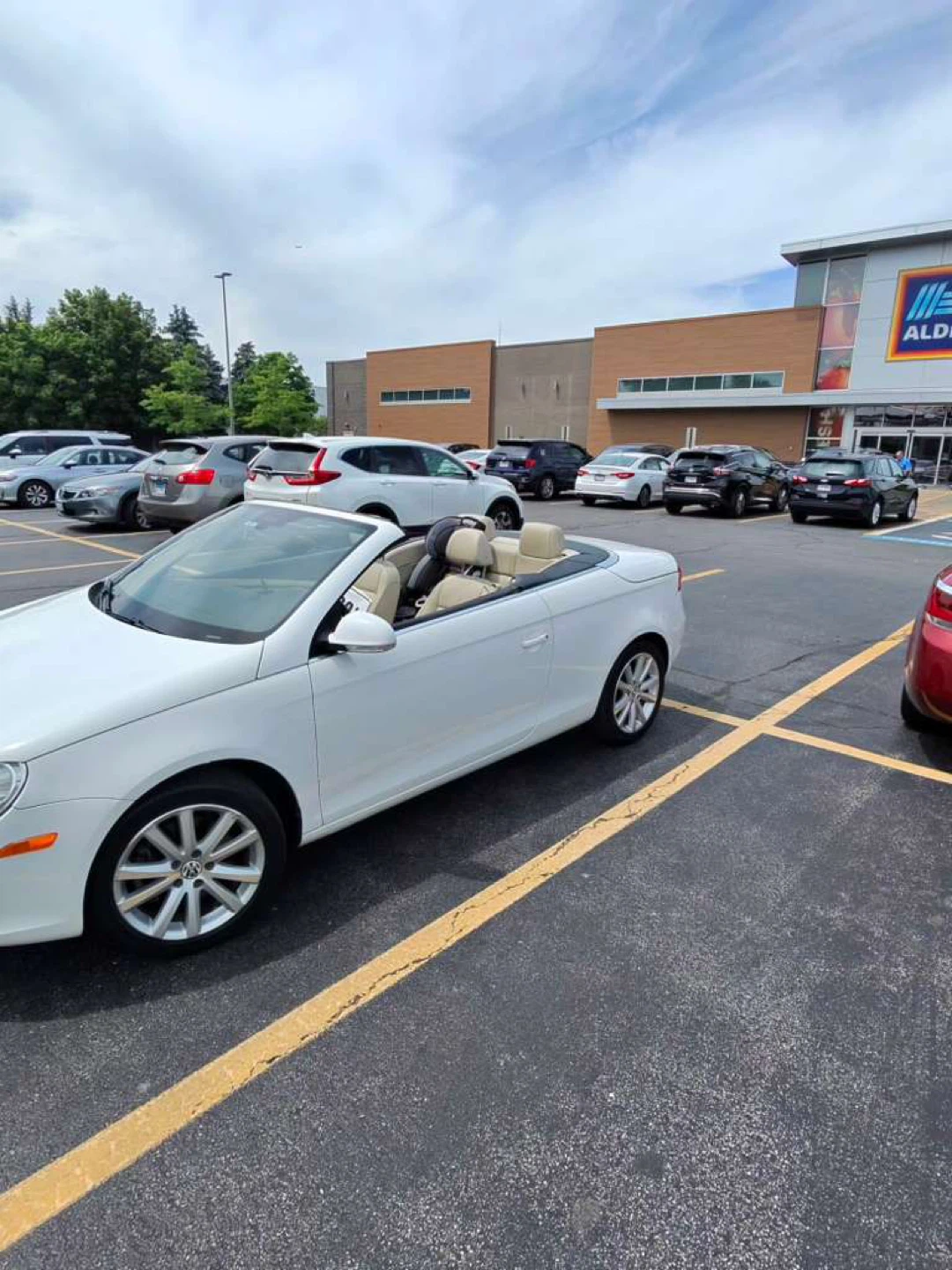 White Volkswagen EOS Convertible - photo 2