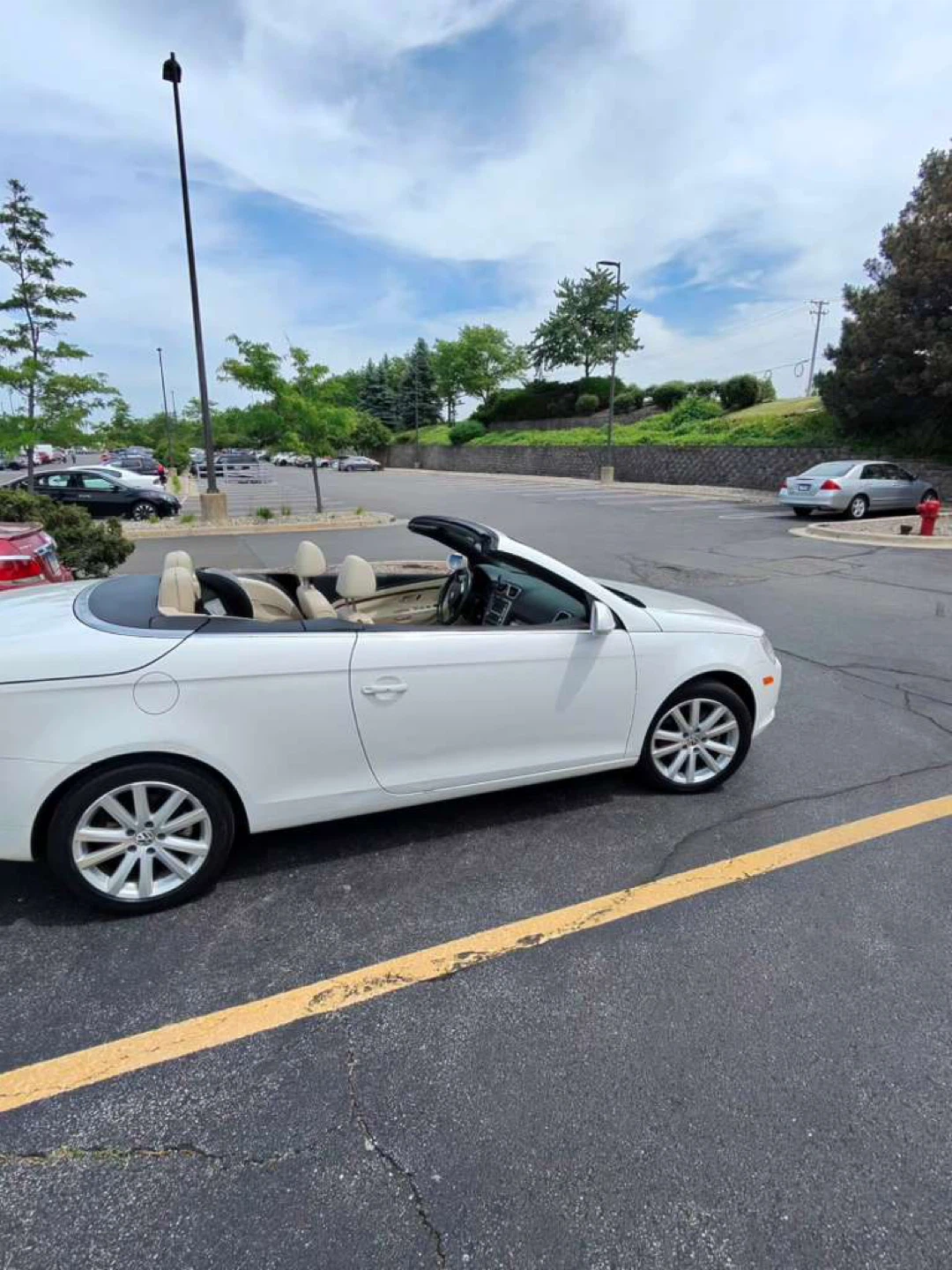 White Volkswagen EOS Convertible - photo 3
