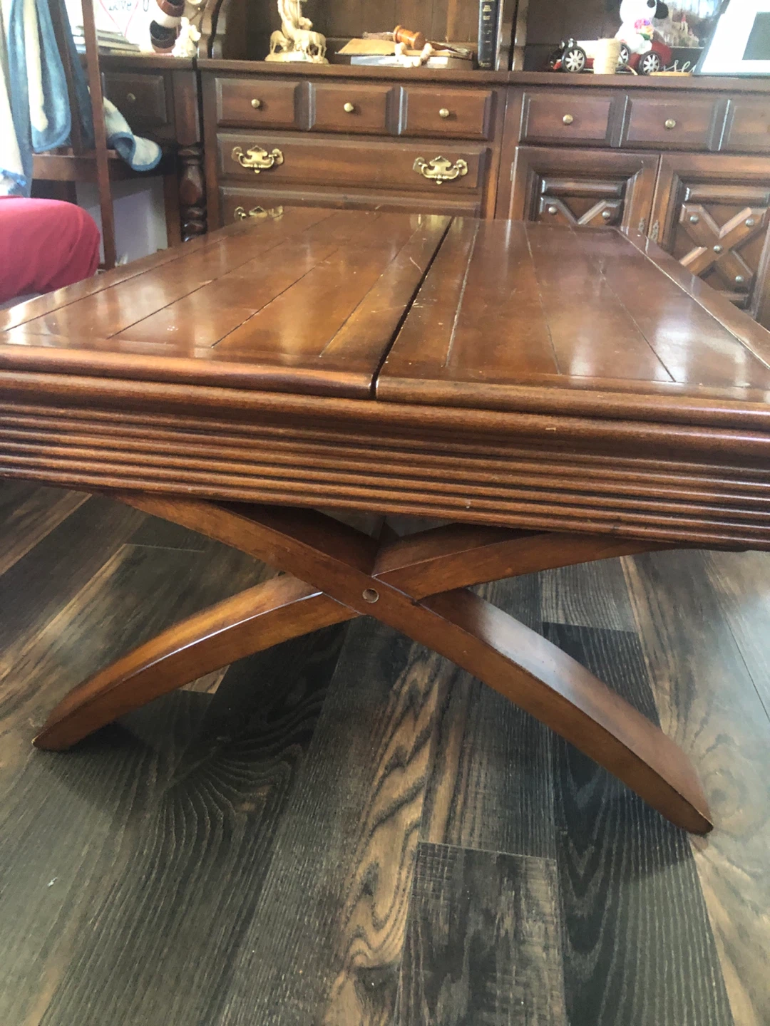 Expandable coffee table