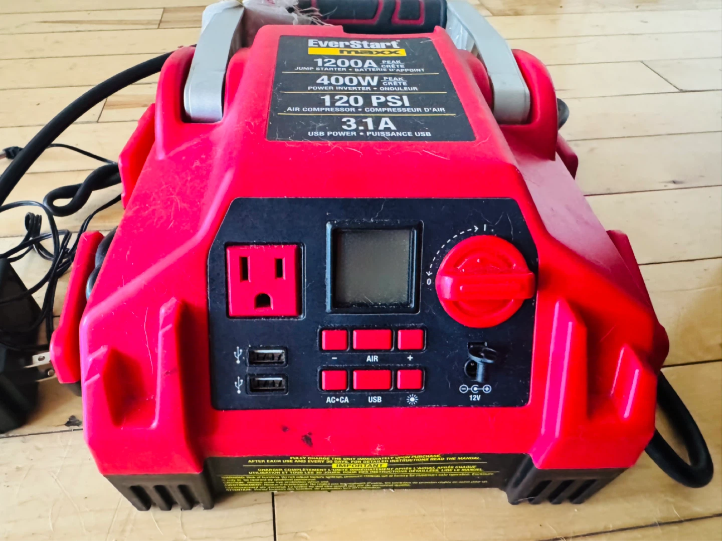 Démarreur EverStart Maxx 1200A avec compresseur