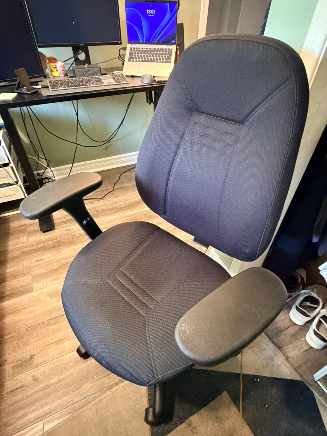 Adjusted office desk/table & Ergonomic Office Chair - photo 2